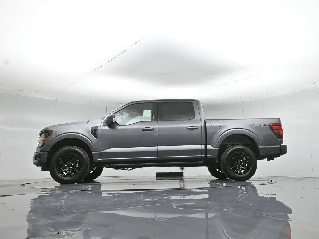 New 2026 Carbonized Gray Metallic Ford XLT image 7