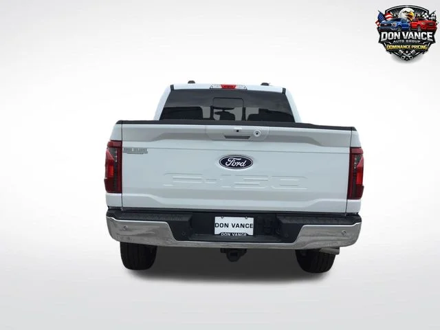 New 2025 Oxford White Ford XLT image 4