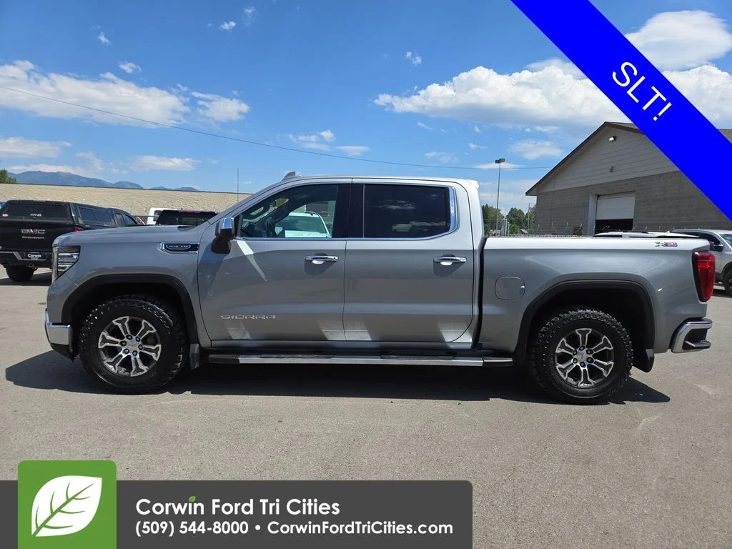 Used 2023  GMC SLT image 10