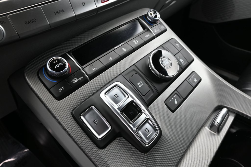 Used 2021 Black Hyundai SEL image 13
