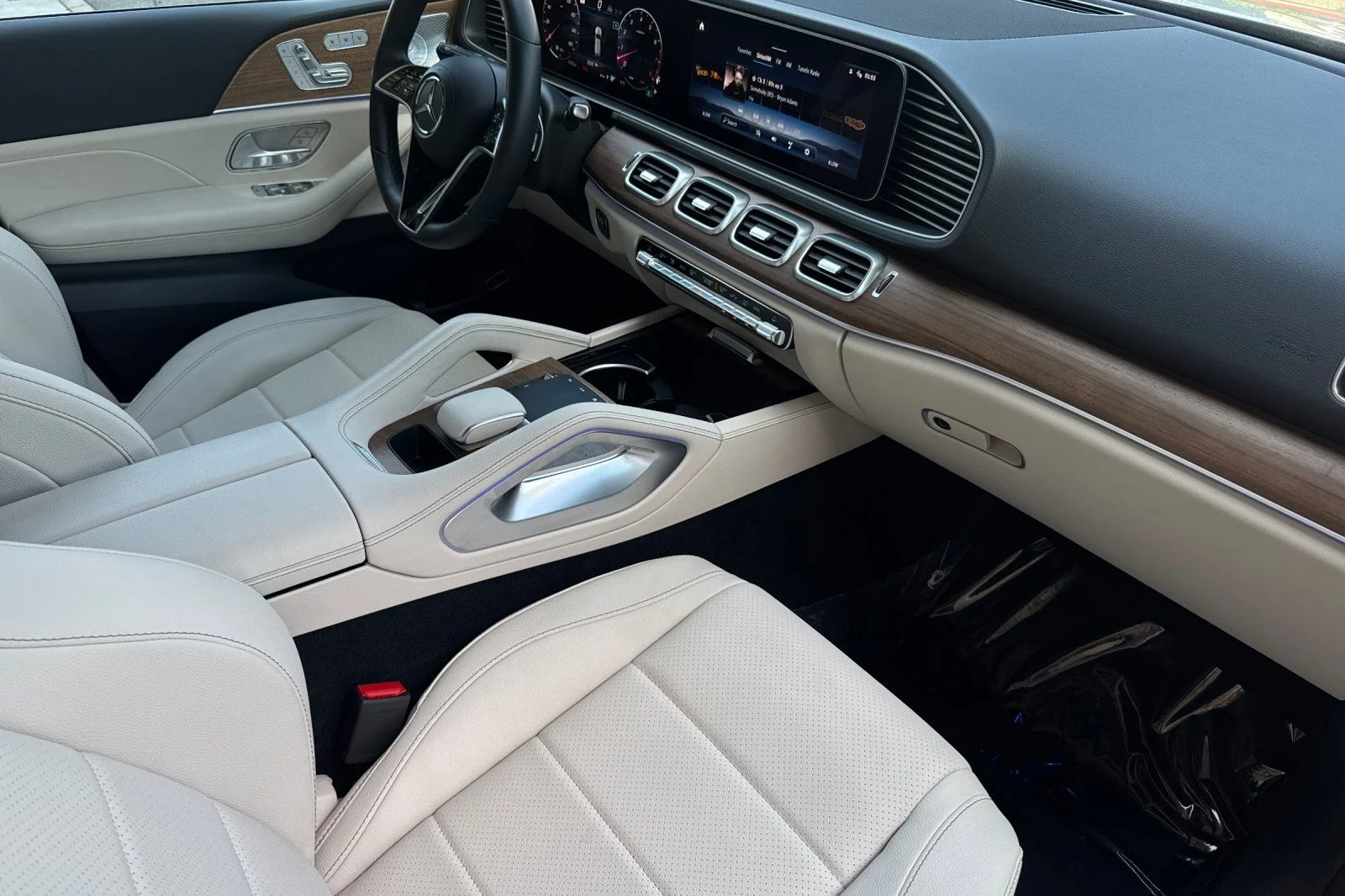 Certified Used 2026 White Mercedes-Benz GLE 450 image 18