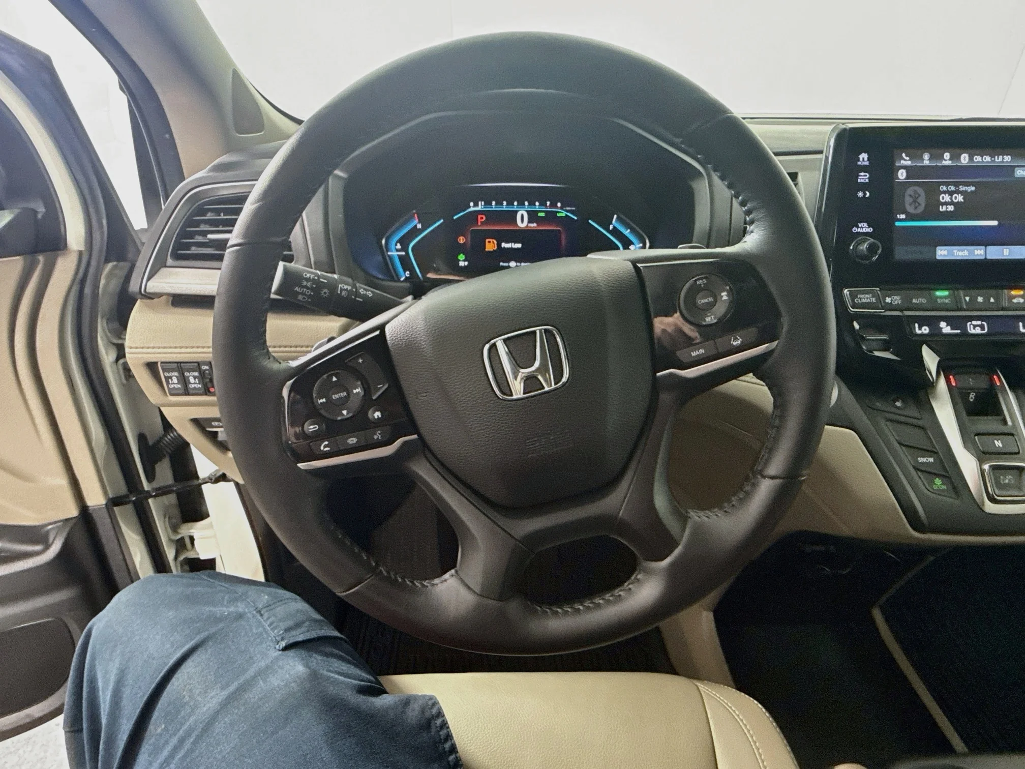 Used 2019 White Diamond Pearl Honda EX-L image 11