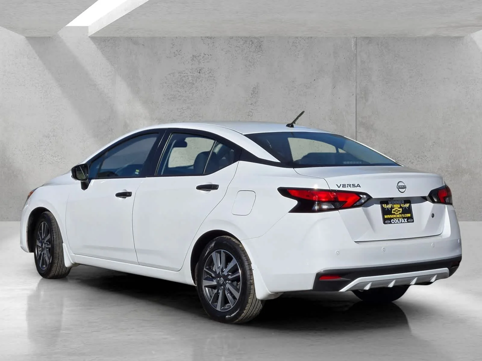 Used 2024  Nissan S image 6