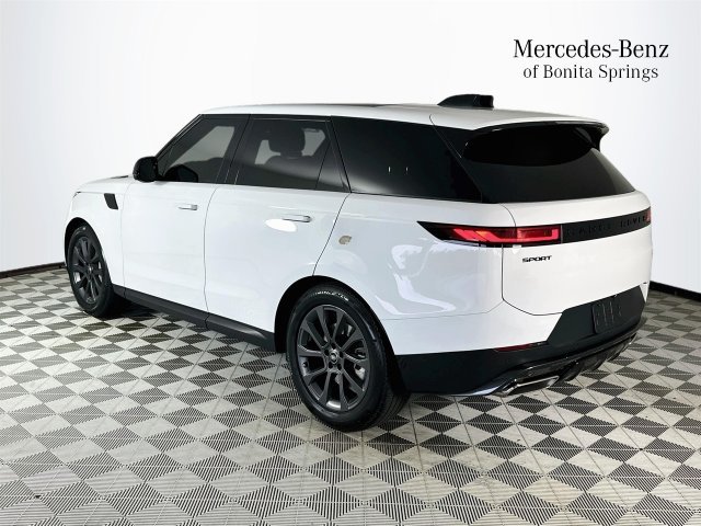 Used 2025  Land Rover SE image 5