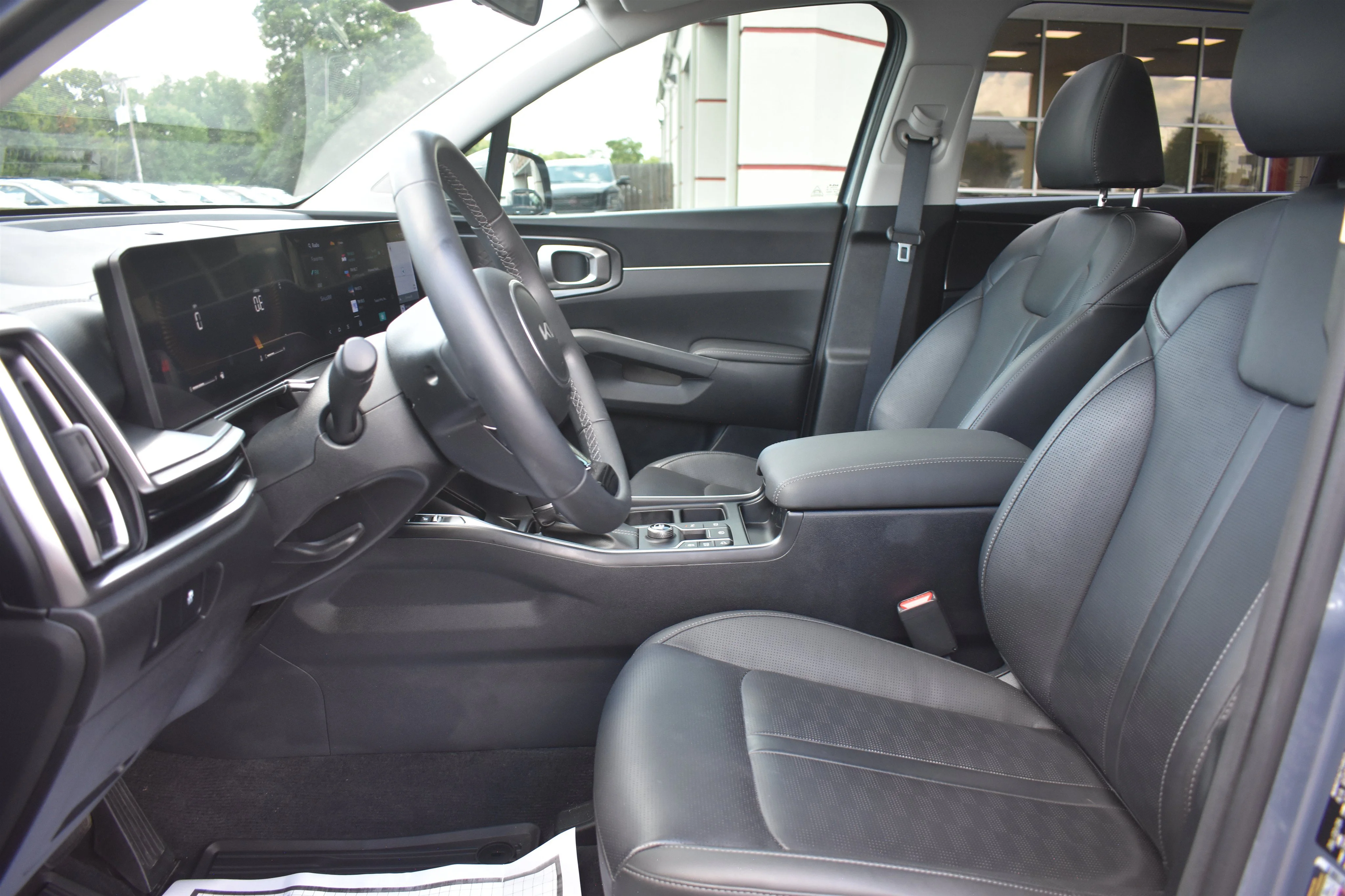 Used 2025 Everlasting Silver Kia S image 13
