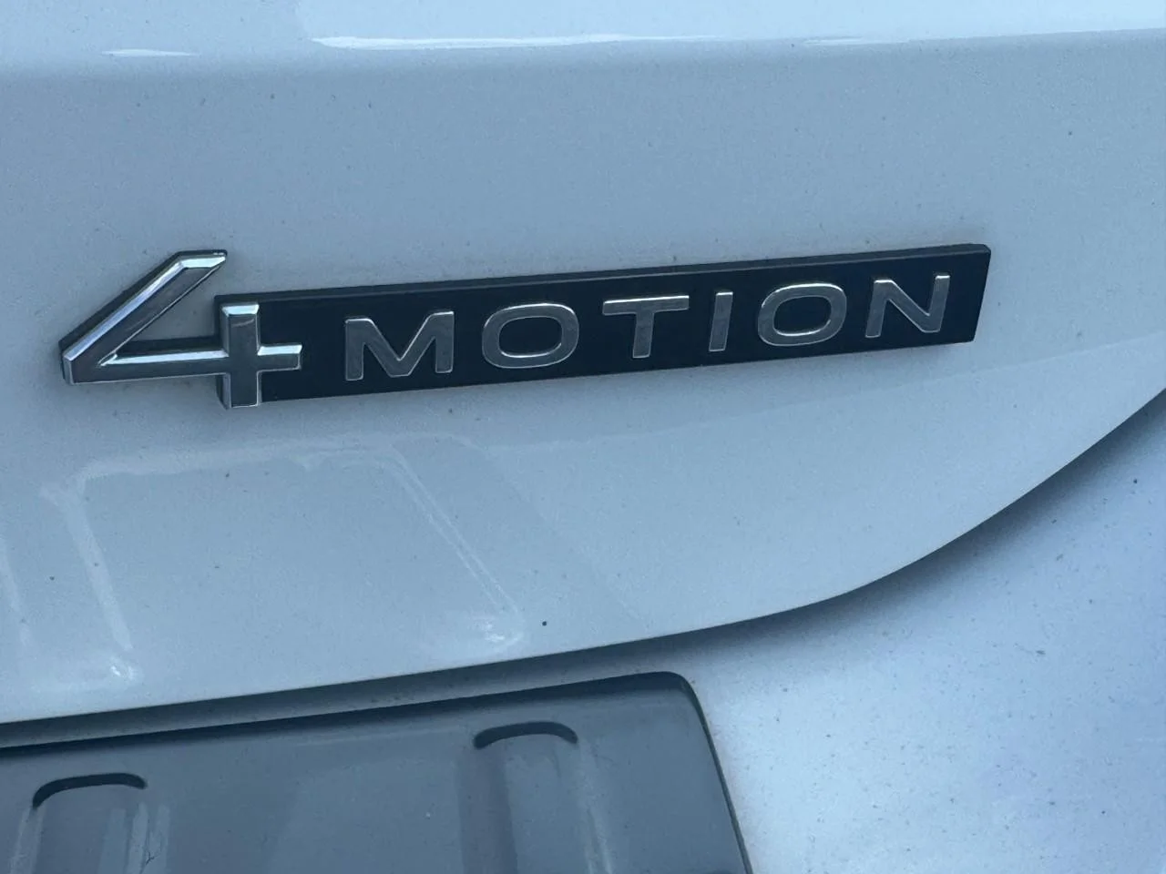 Used 2022 Pure White Volkswagen 1.5T SE 4Motion image 6