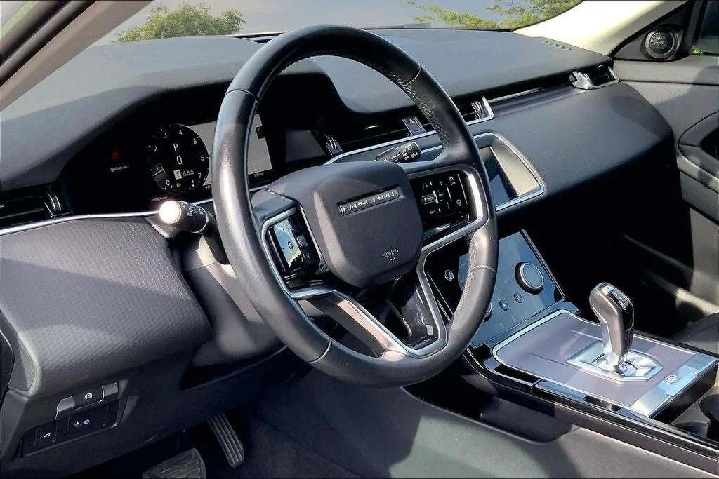 Used 2023 White Land Rover S image 16
