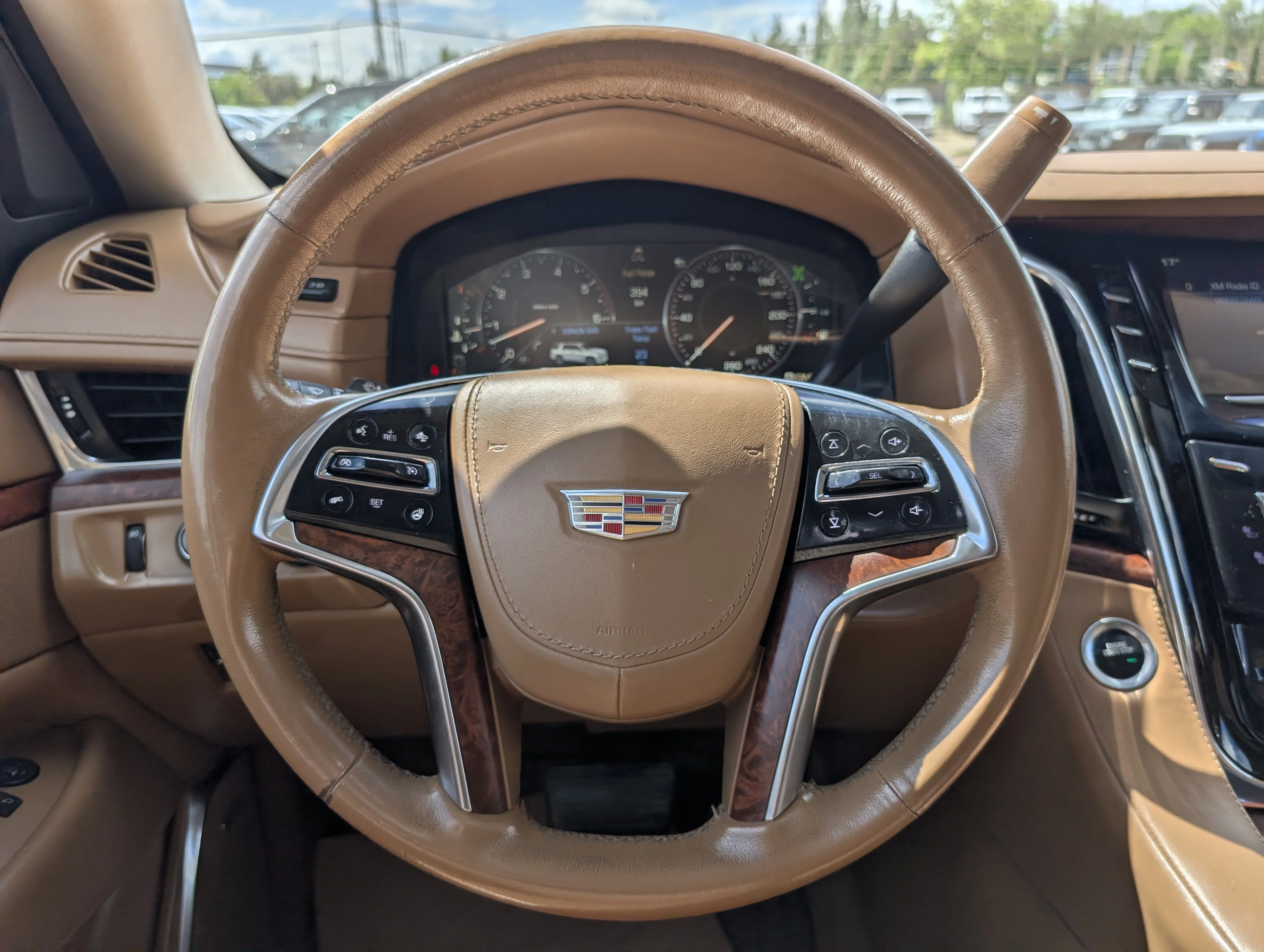 Used 2015 White Cadillac Platinum image 27
