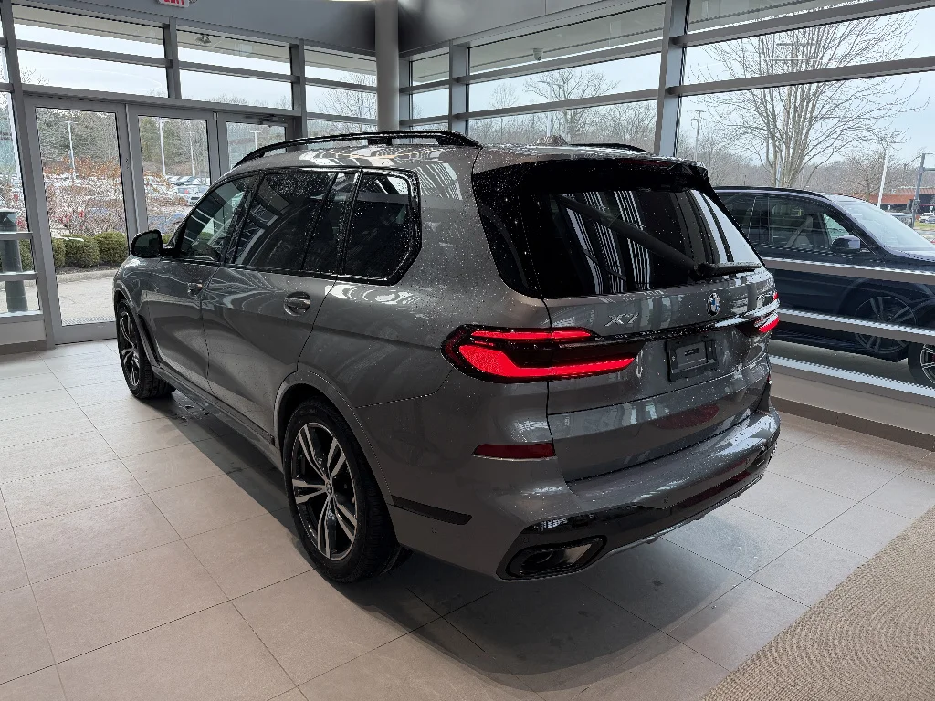 New 2026 Skyscraper Grey Metallic BMW xDrive40i image 4
