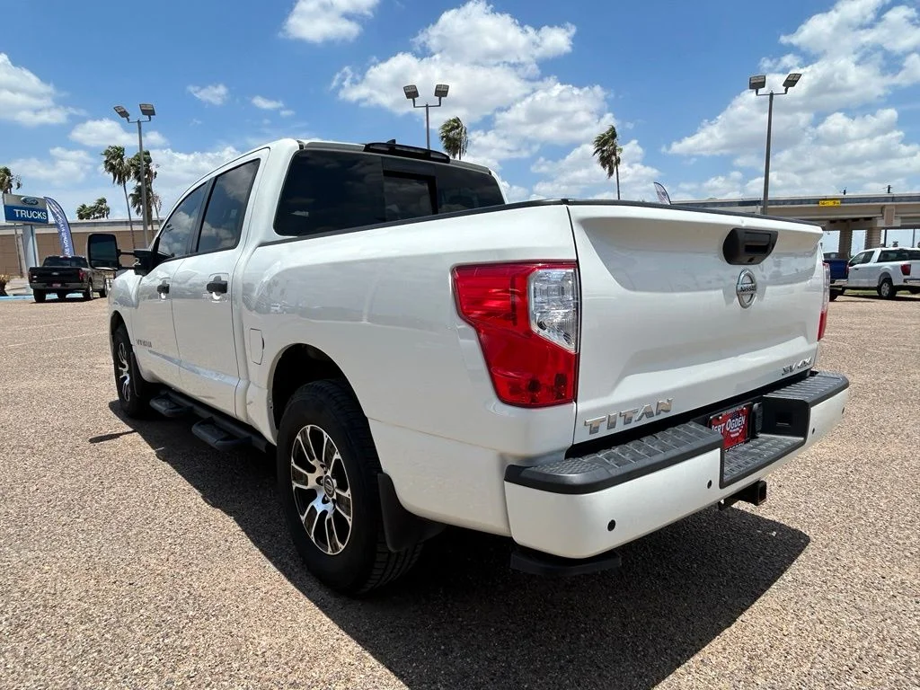 Used 2022 White Nissan SV image 4