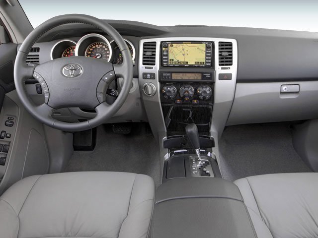 Used 2008 Galactic Gray Mica Toyota SR5 image 4