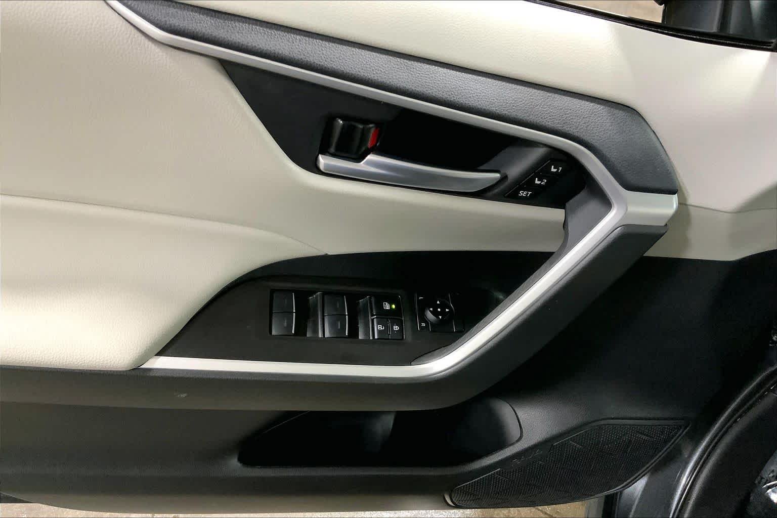 Used 2025 Magnetic Gray Metallic Toyota XLE Premium image 36