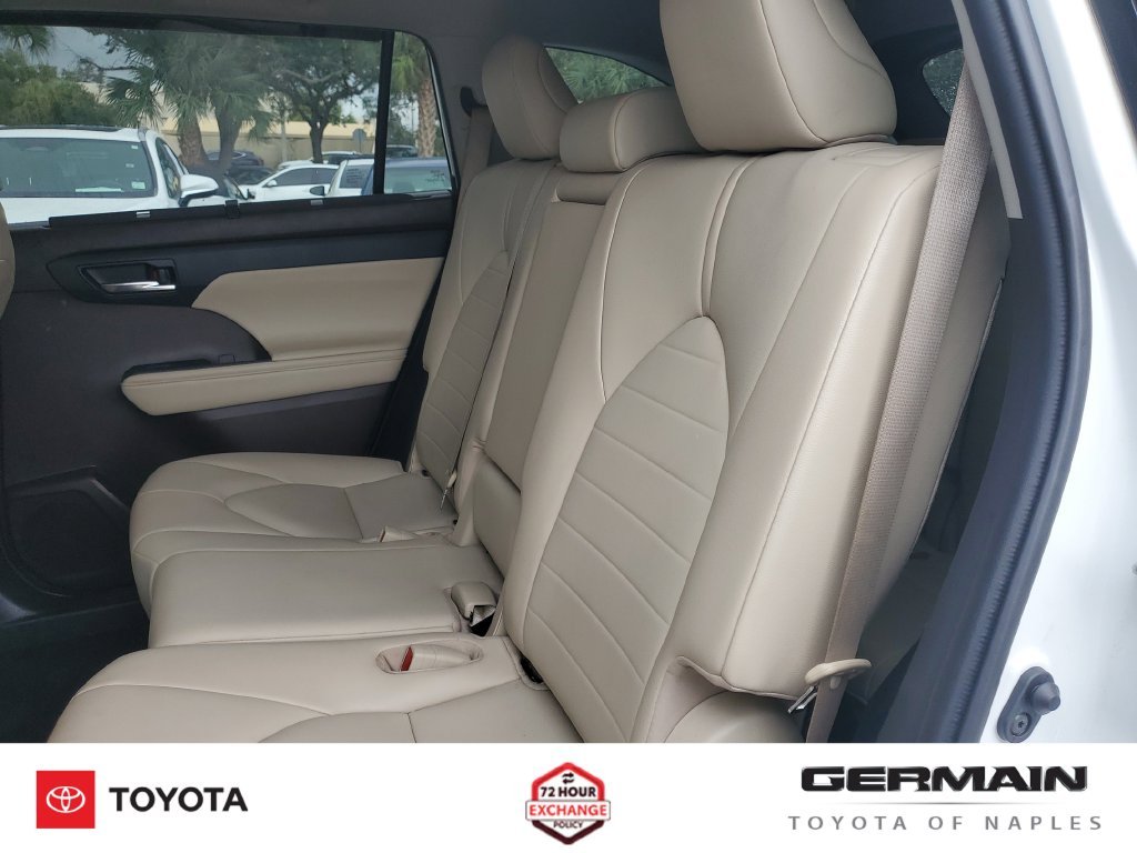 Used 2021 White Toyota XLE image 20