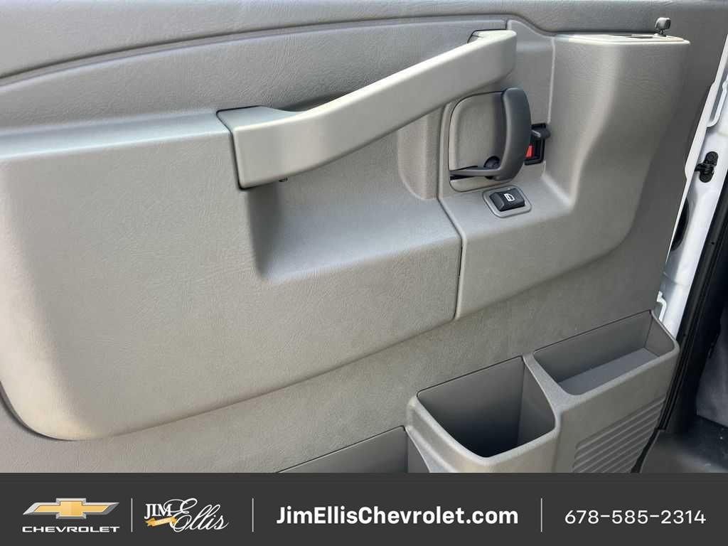 2025 Chevrolet Express Cargo Work Van - Photo 12