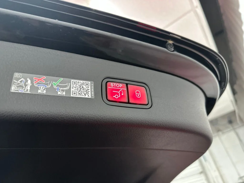 New 2026 Black Mercedes-Benz GLC 300 image 27