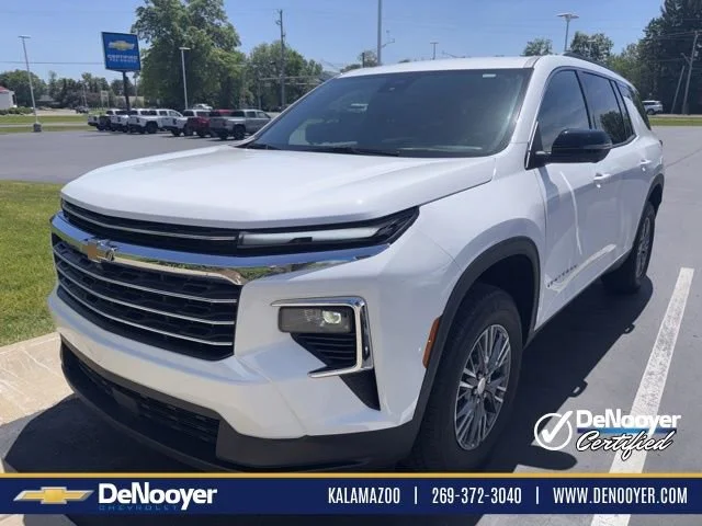 2024 Chevrolet Traverse FWD LT's photo