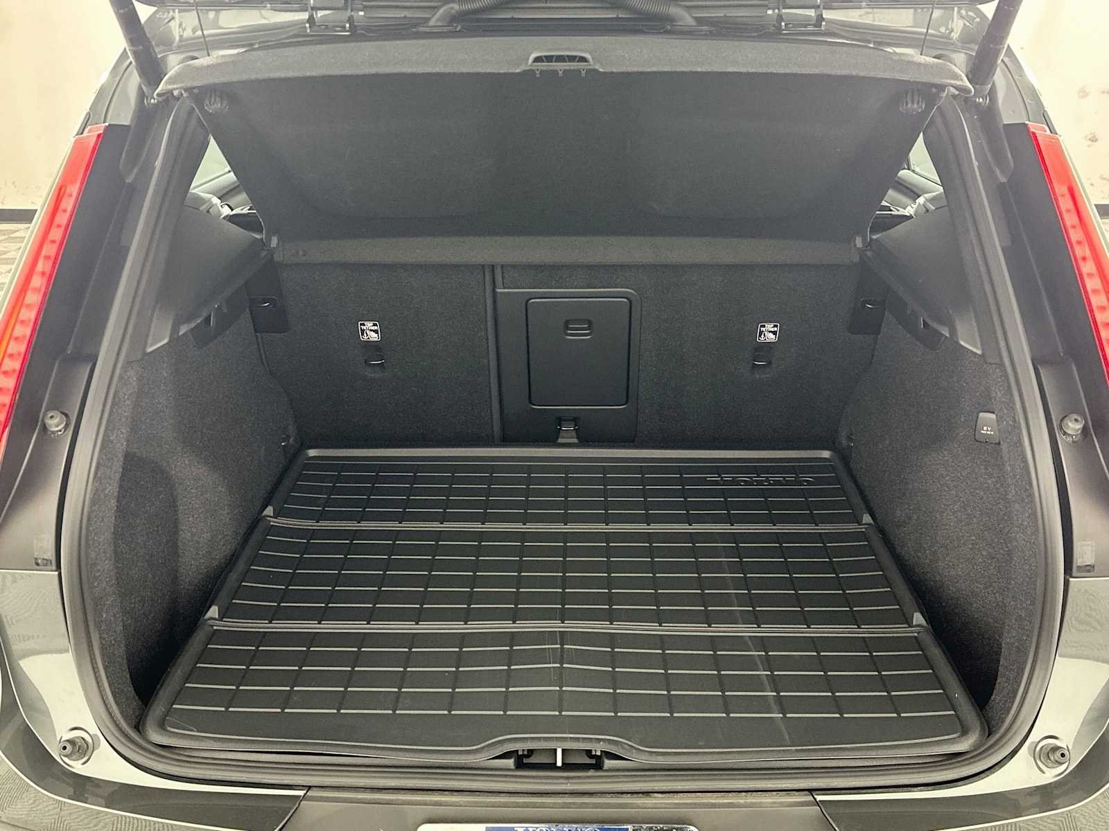 2026 Volvo XC40 Ultra - Photo 25