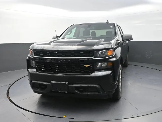 Used 2020  Chevrolet Custom image 2