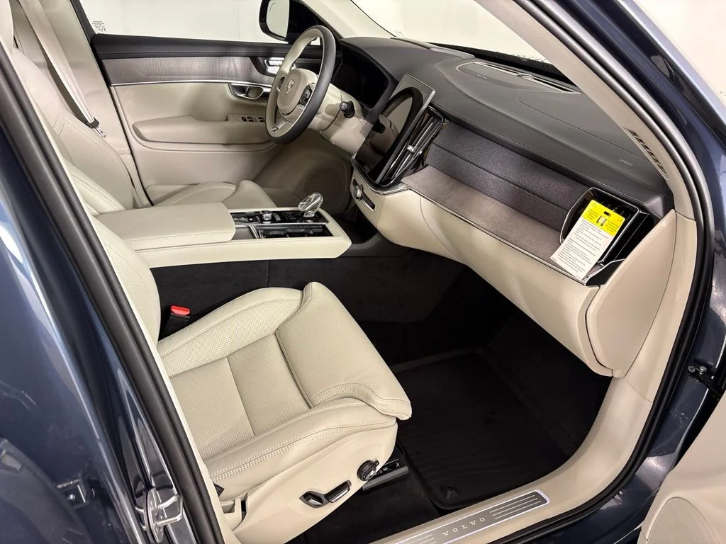 New 2026 Blue Volvo T8 Ultra image 17