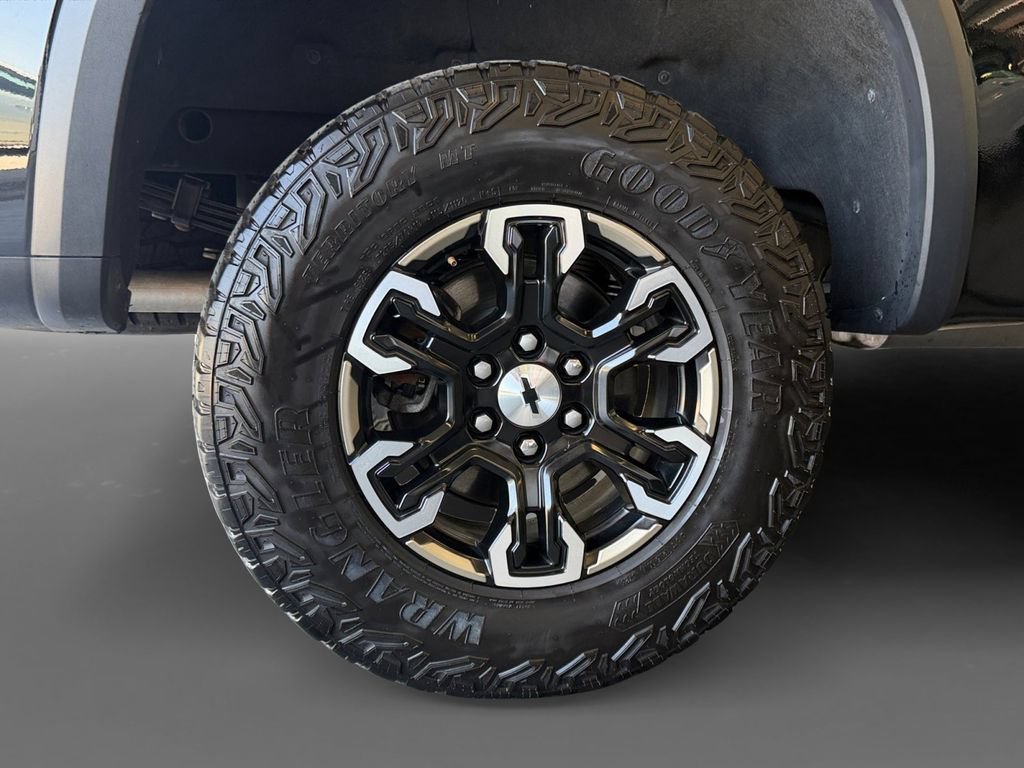 2024 Chevrolet Silverado 1500 ZR2 - Photo 10