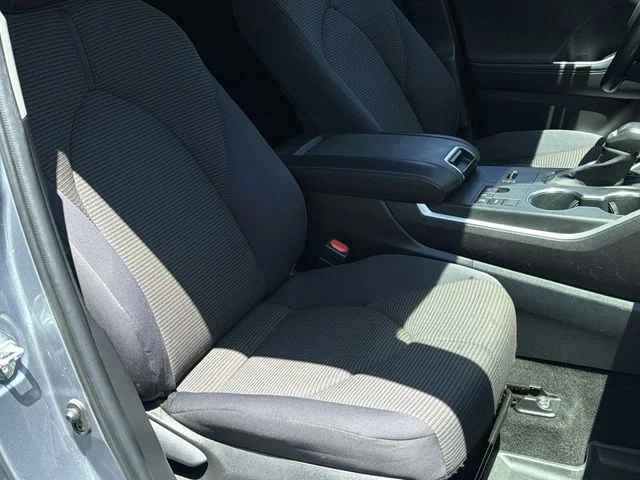 Used 2023  Toyota LE image 31