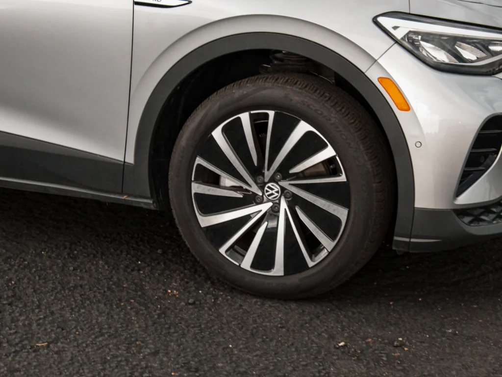 Used 2025 silver mist metallic Volkswagen Pro image 4