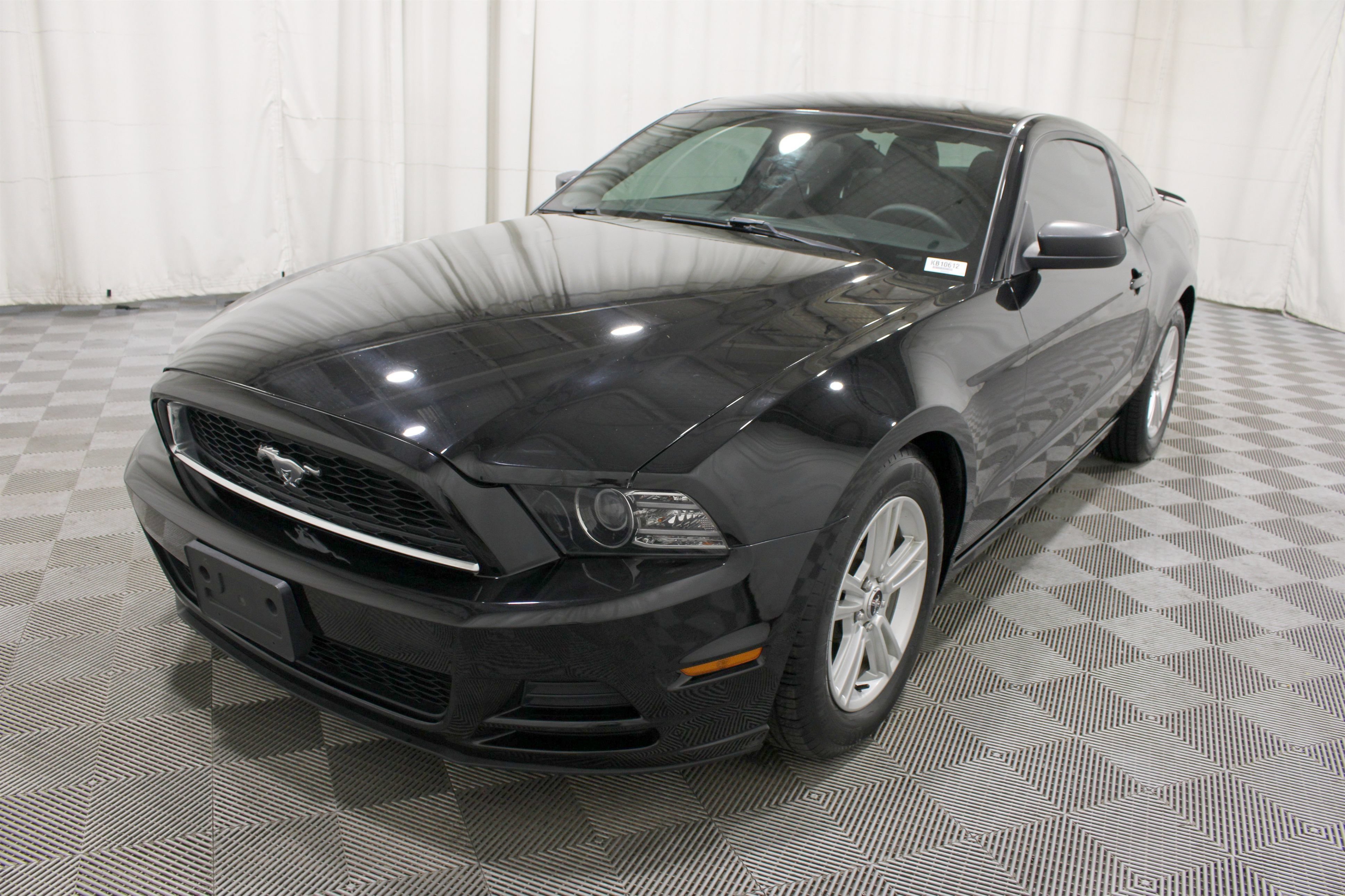 Used 2013 Black Ford V6 image 28