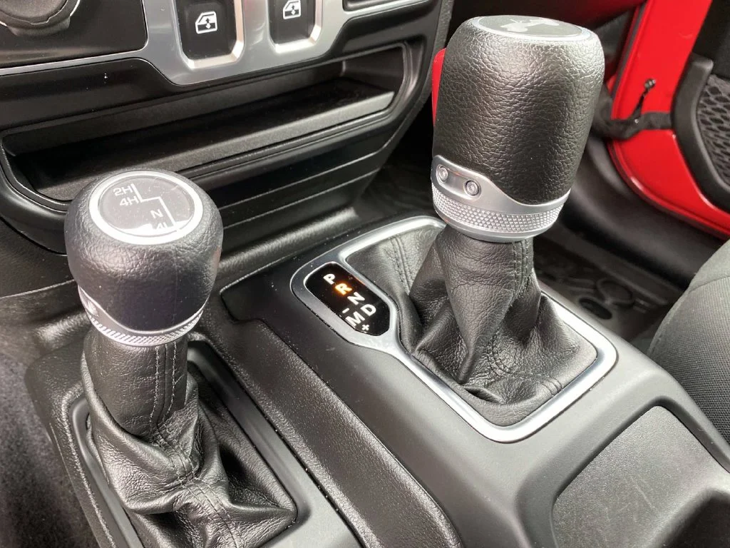 Used 2022 Red Jeep Sport S image 15