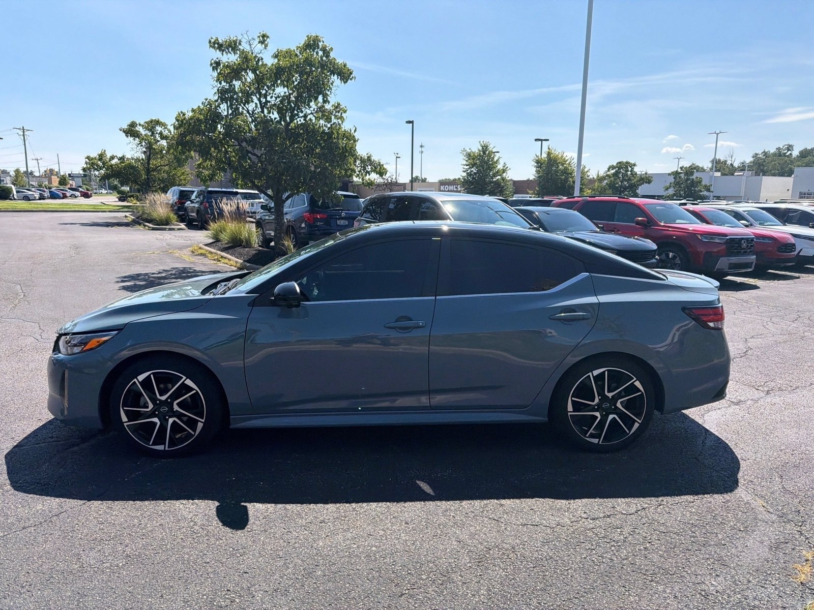Used 2024 Atlantic Gray Metallic/Super Black Nissan SR image 13