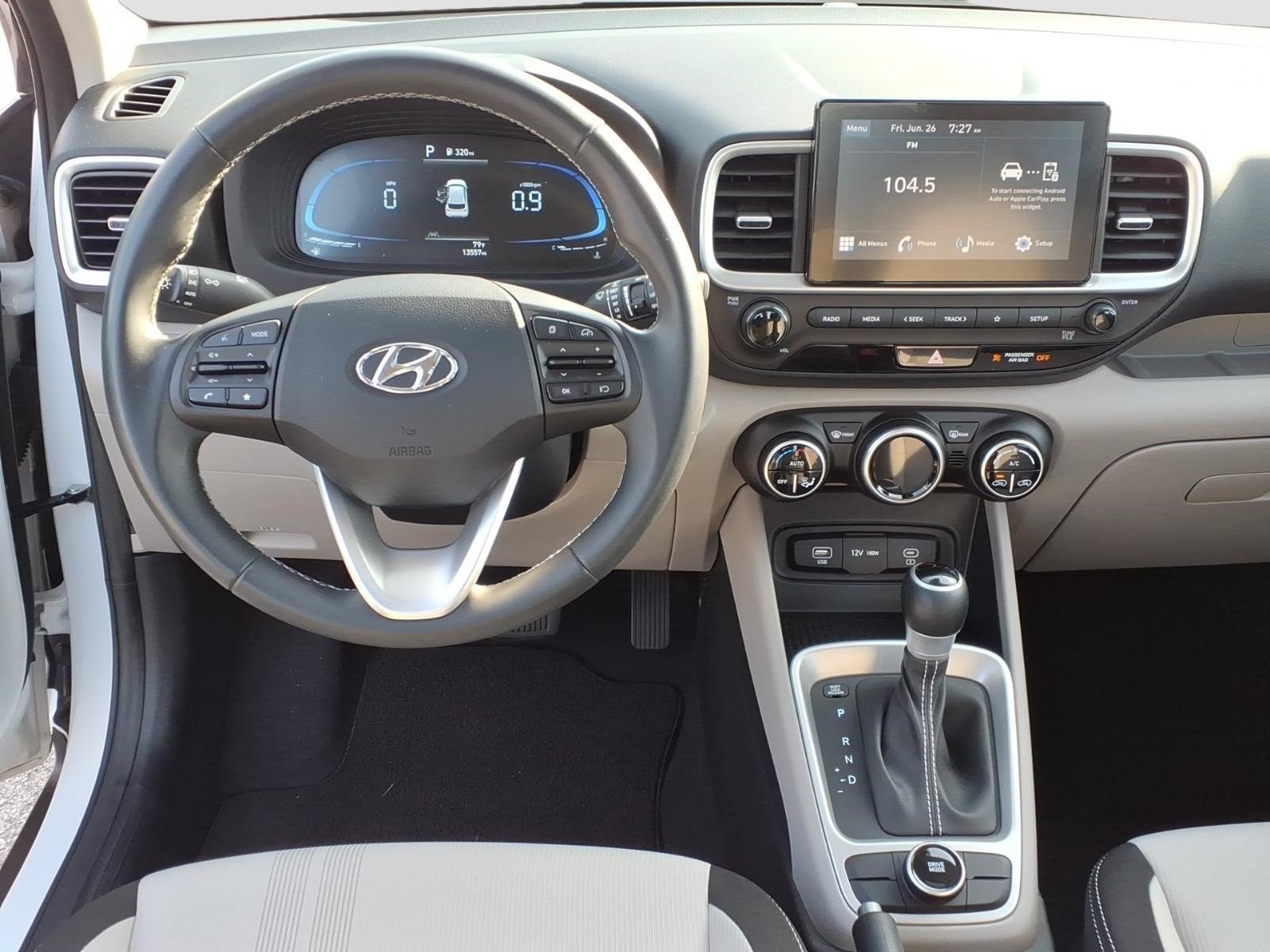 2025 Hyundai Venue SEL - Photo 8