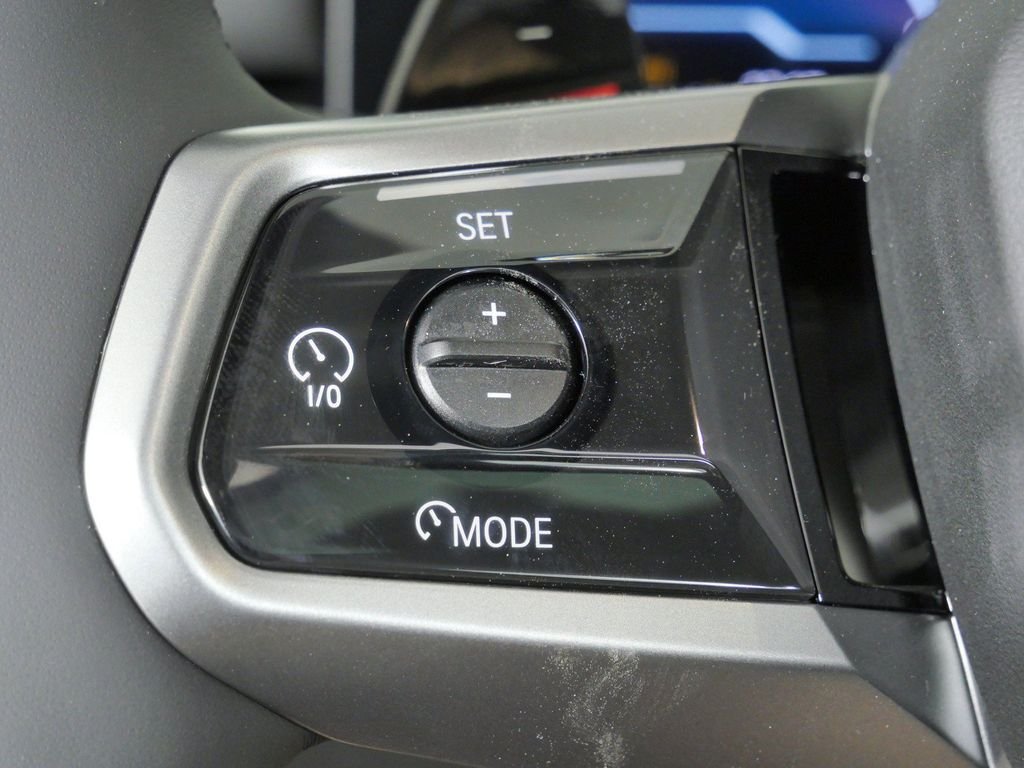 New 2027 Oxide Grey Metallic BMW 540i xDrive image 40