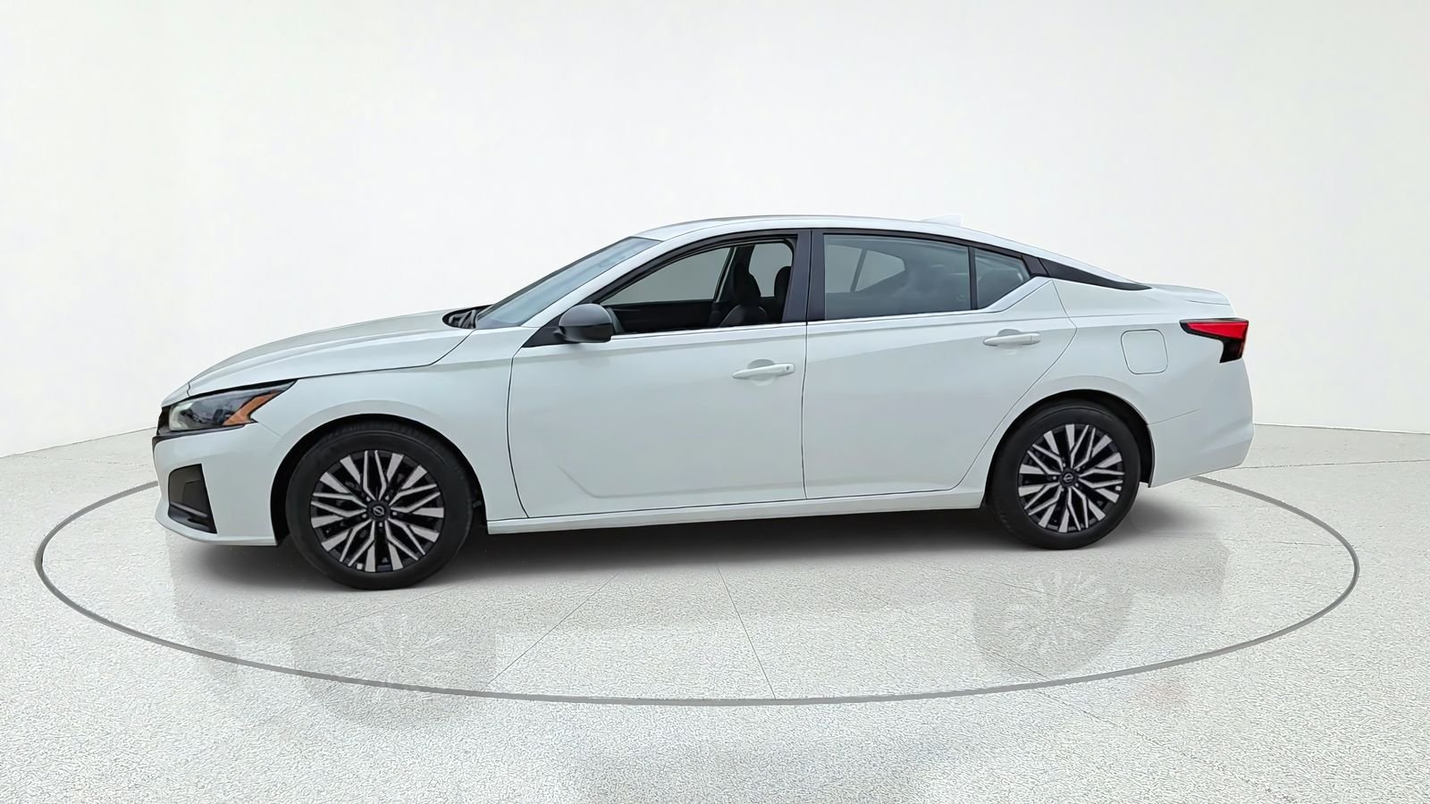 Certified Used 2026 White Nissan 2.5 SV image 5