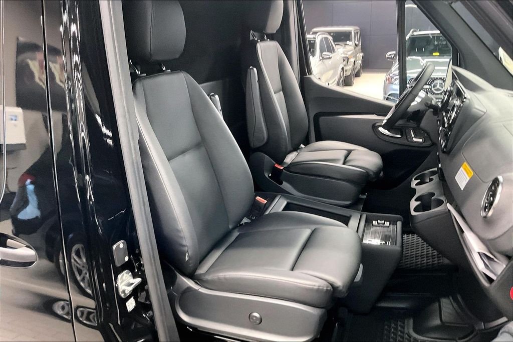 Used 2025 Black Mercedes-Benz Cargo 144 WB image 6