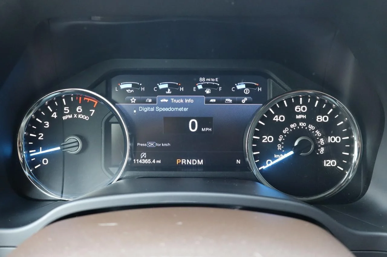 Used 2018 White Platinum Metallic Tri-Coat Ford King Ranch image 25