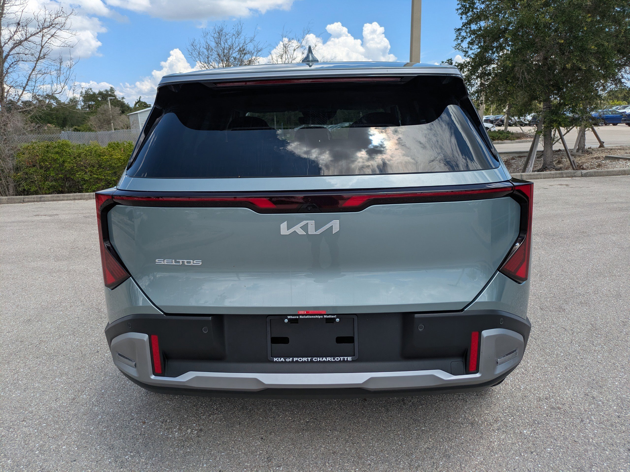 New 2027 Iceberg Green Kia EX image 5