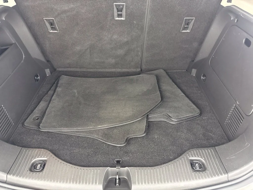 Used 2018 Silver Buick Preferred image 28
