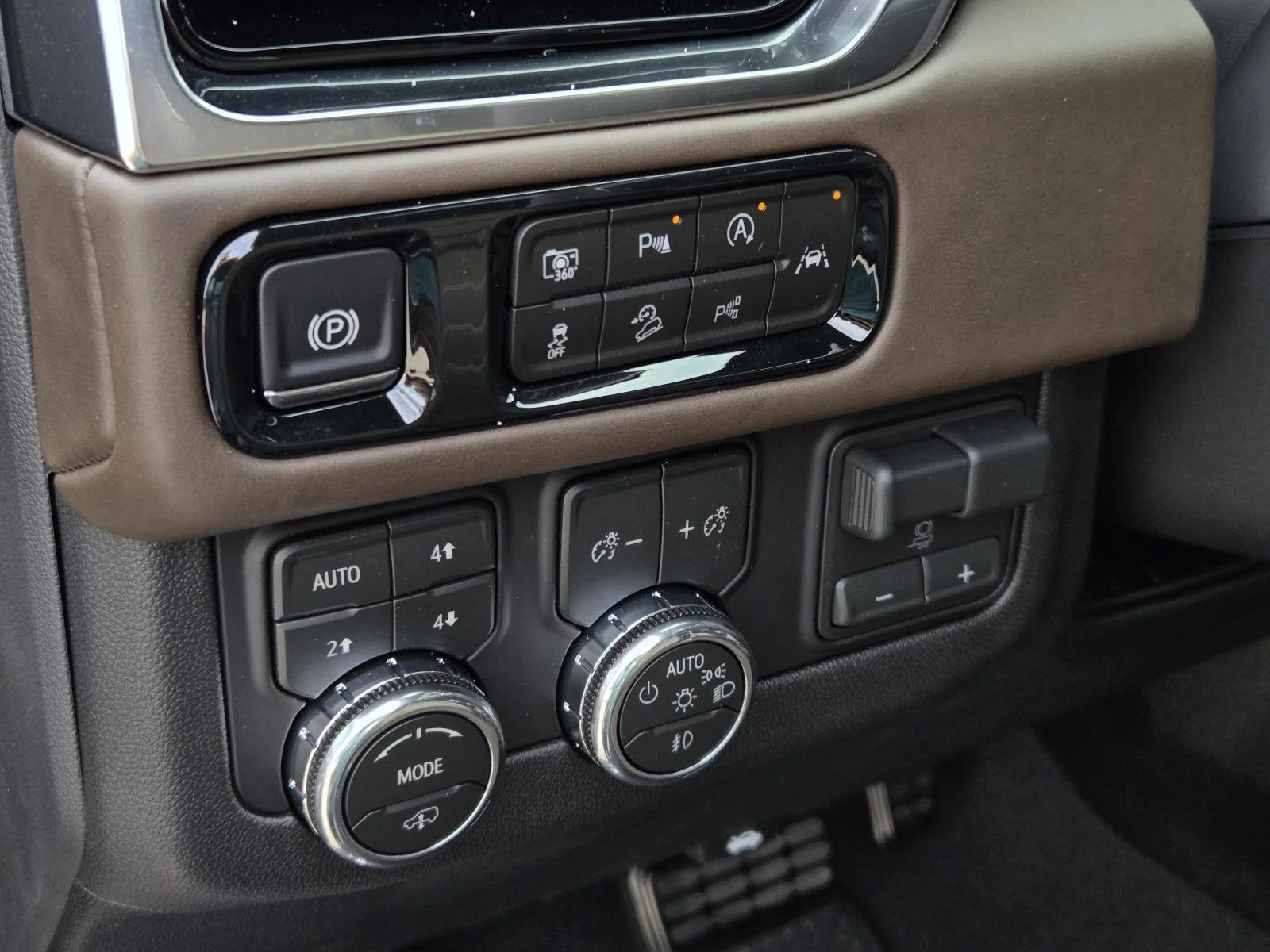 2026 GMC Yukon XL Denali Ultimate - Photo 7