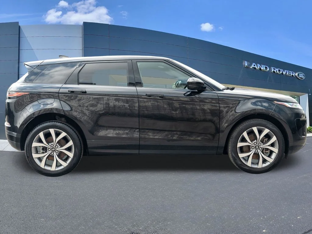 Used 2023 Black Land Rover S image 8