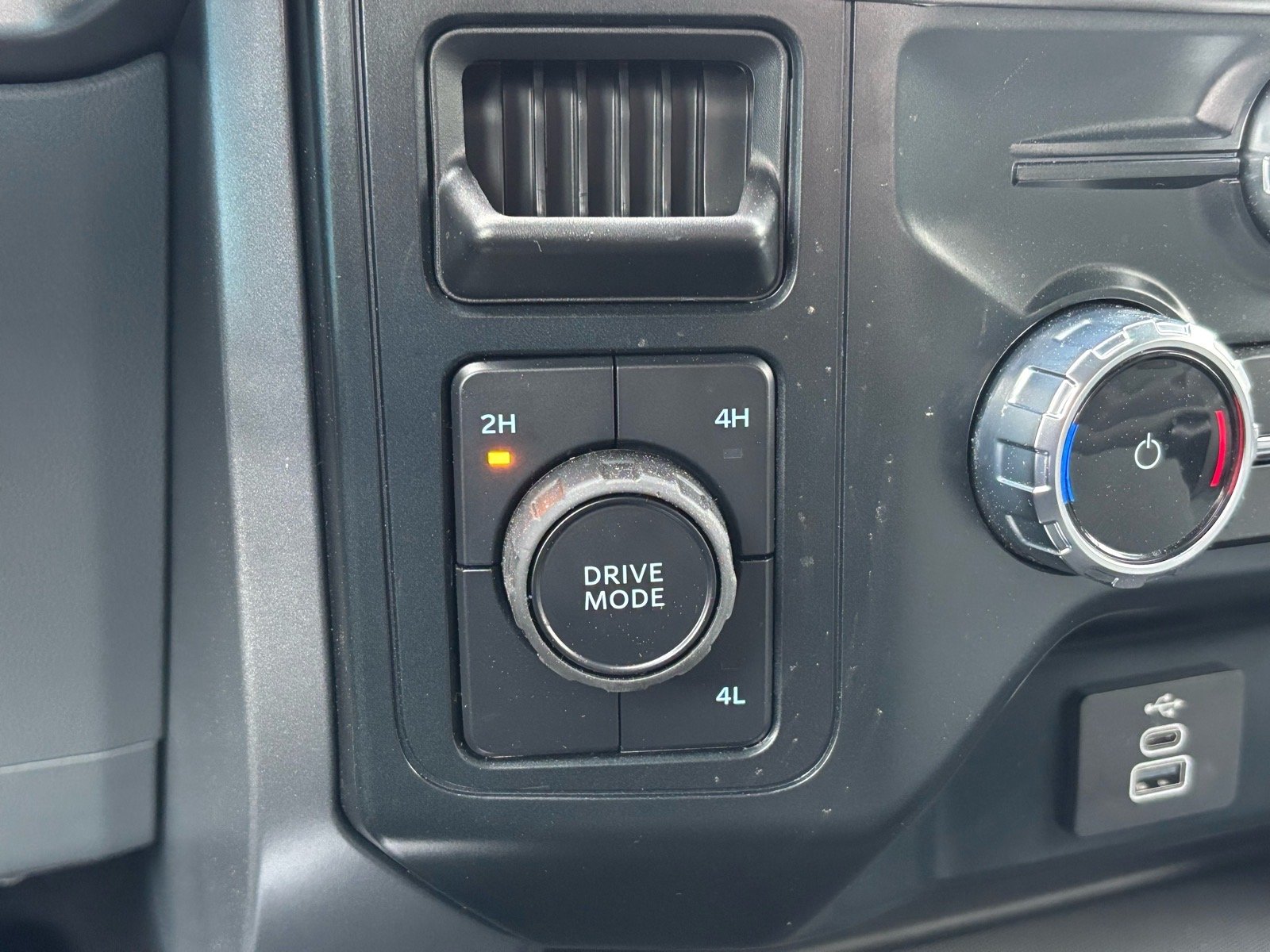 Used 2025 Gray Ford XLT image 13