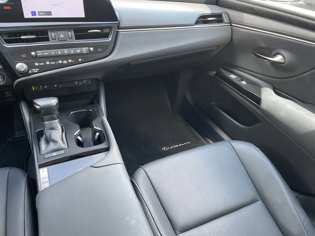 Used 2023 White Lexus 350 image 15