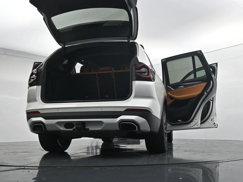 Used 2022 White BMW xDrive30i image 30