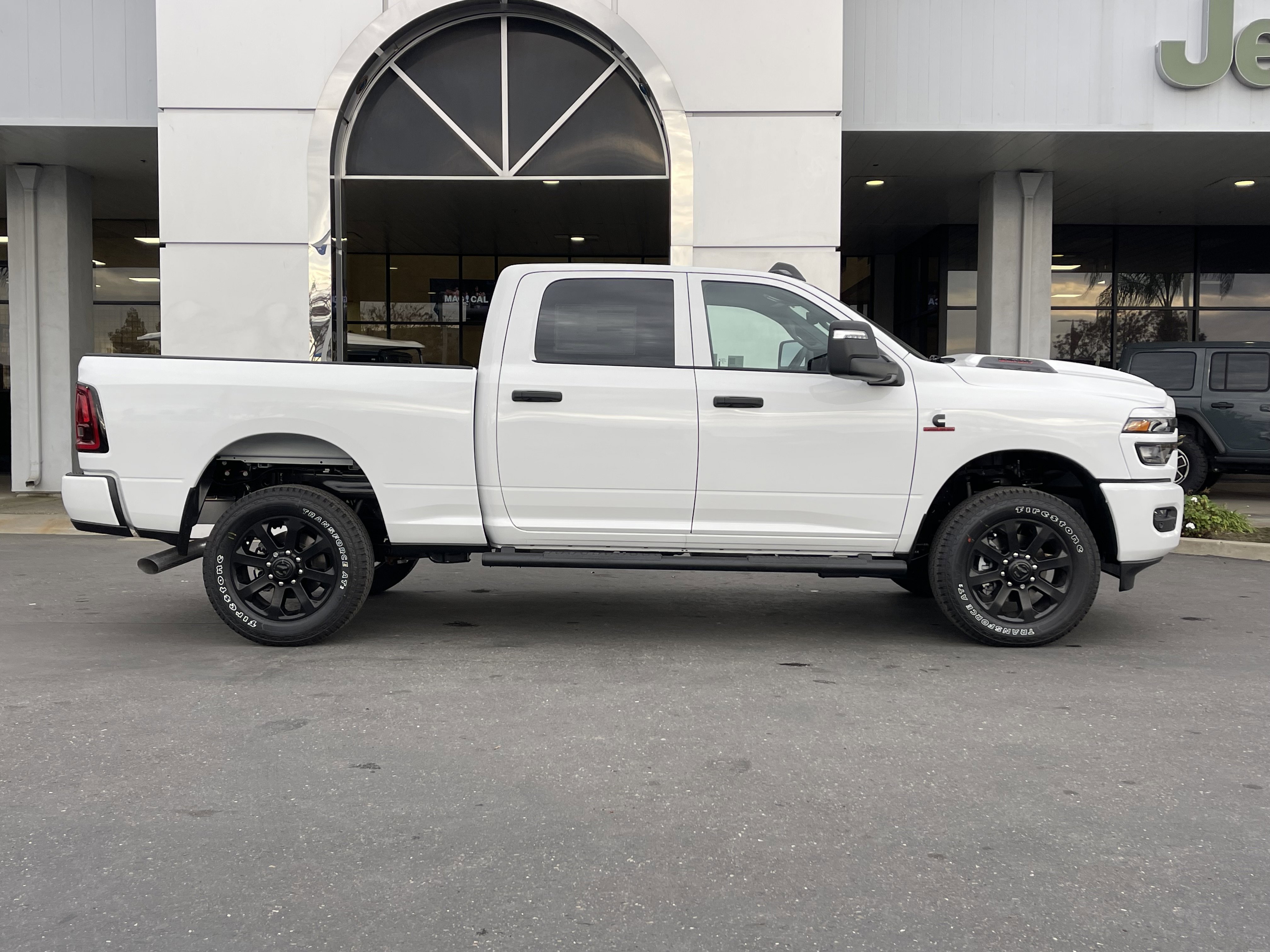 New 2026 Bright White Clear-Coat Exterior Paint RAM Tradesman image 10