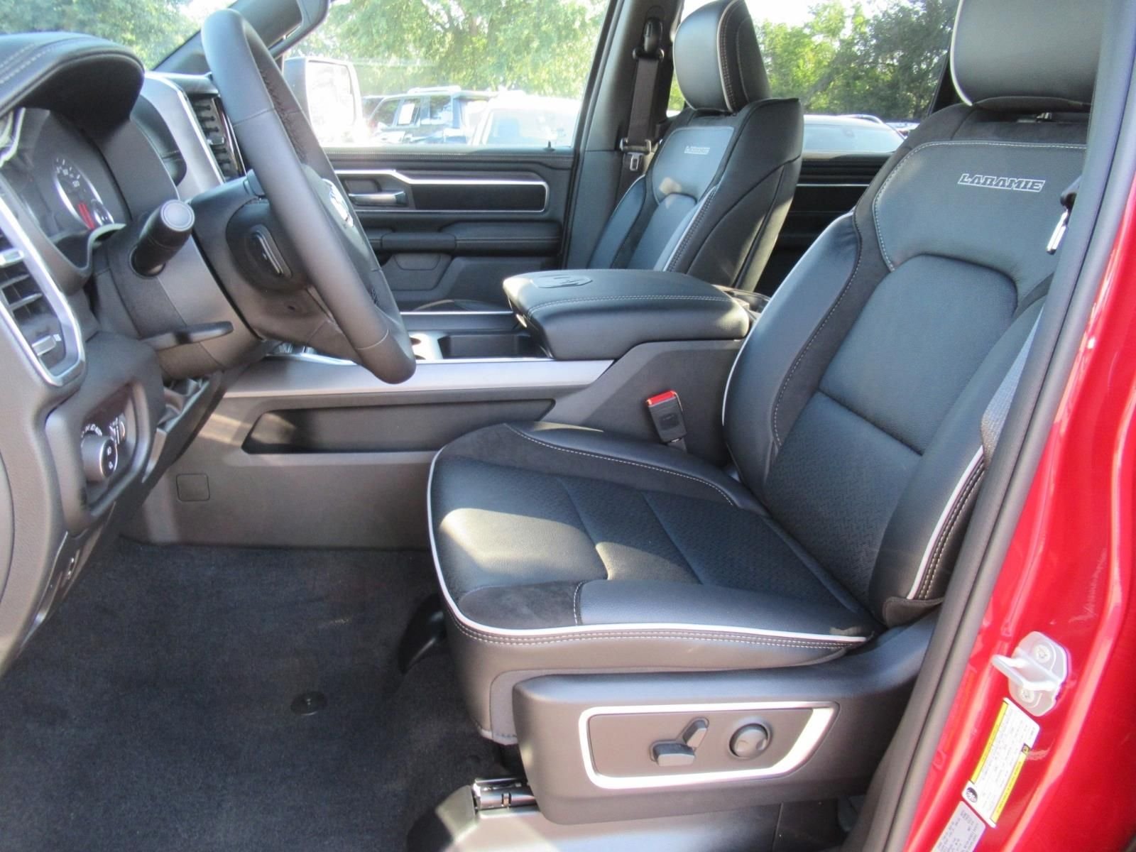 New 2026 Molten Red Pearl-Coat Exterior Paint RAM Laramie image 20
