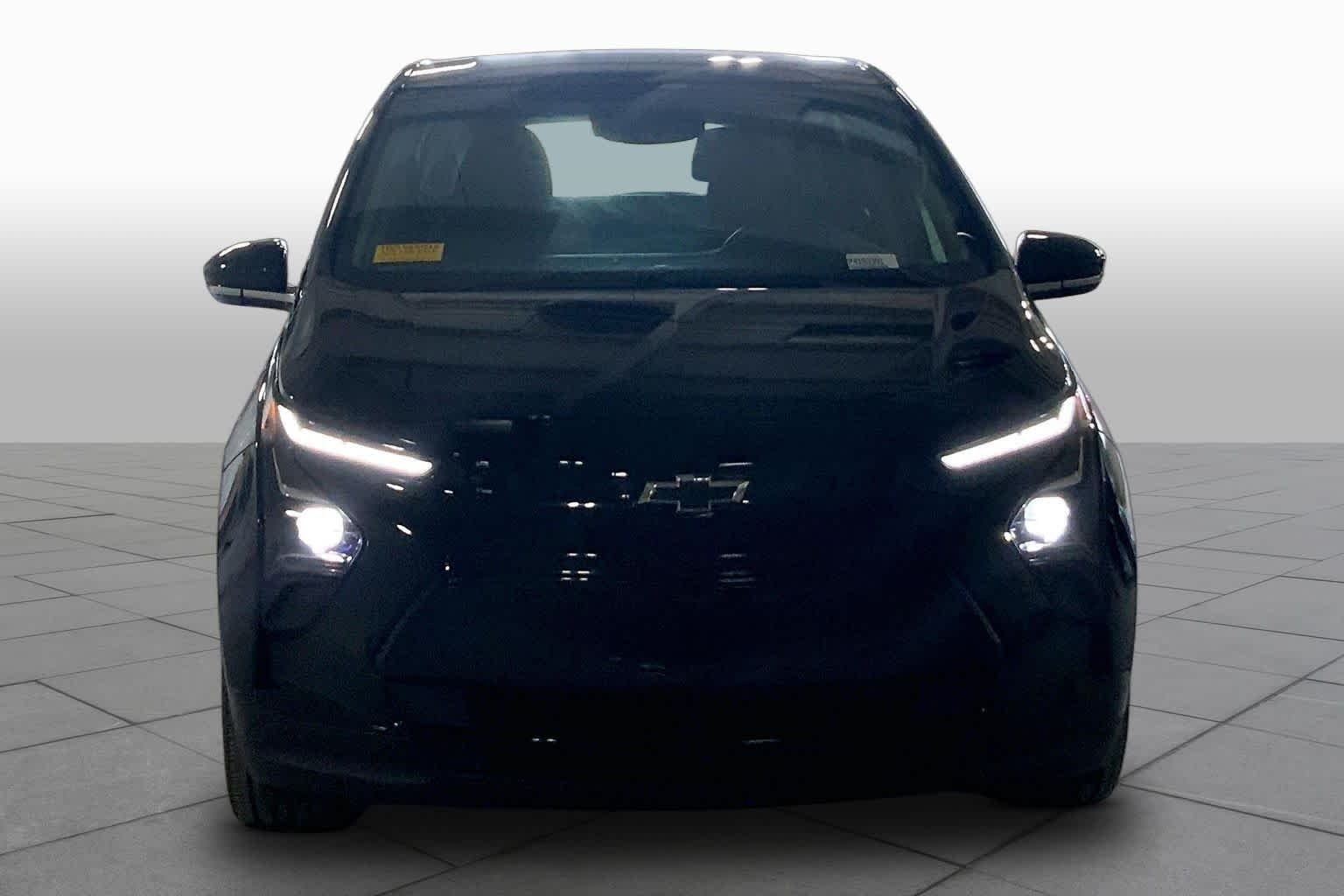Used 2023 Mosaic Black Metallic Chevrolet 1LT image 3