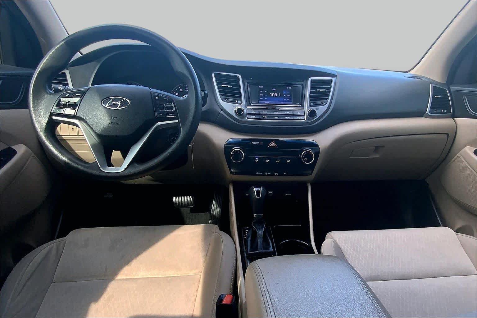 Used 2017 Ruby Wine Hyundai SE image 16