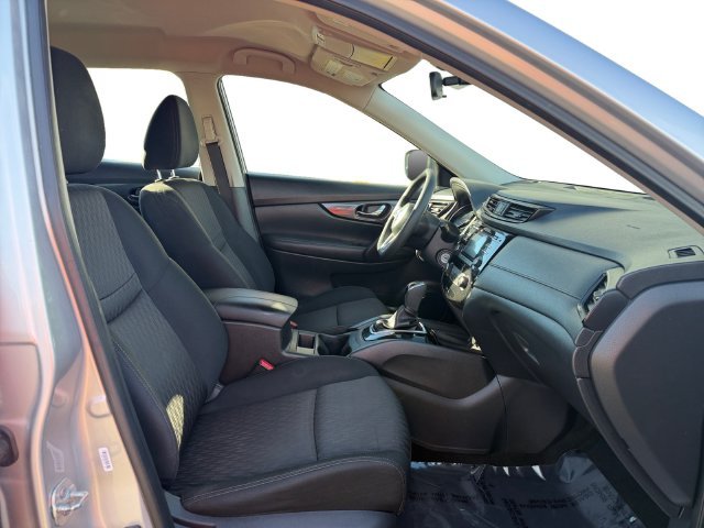 Used 2017 Silver Nissan S image 26
