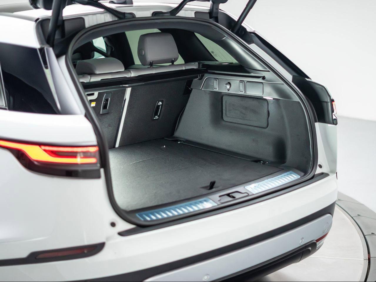 New 2026 Fuji White Land Rover S image 30
