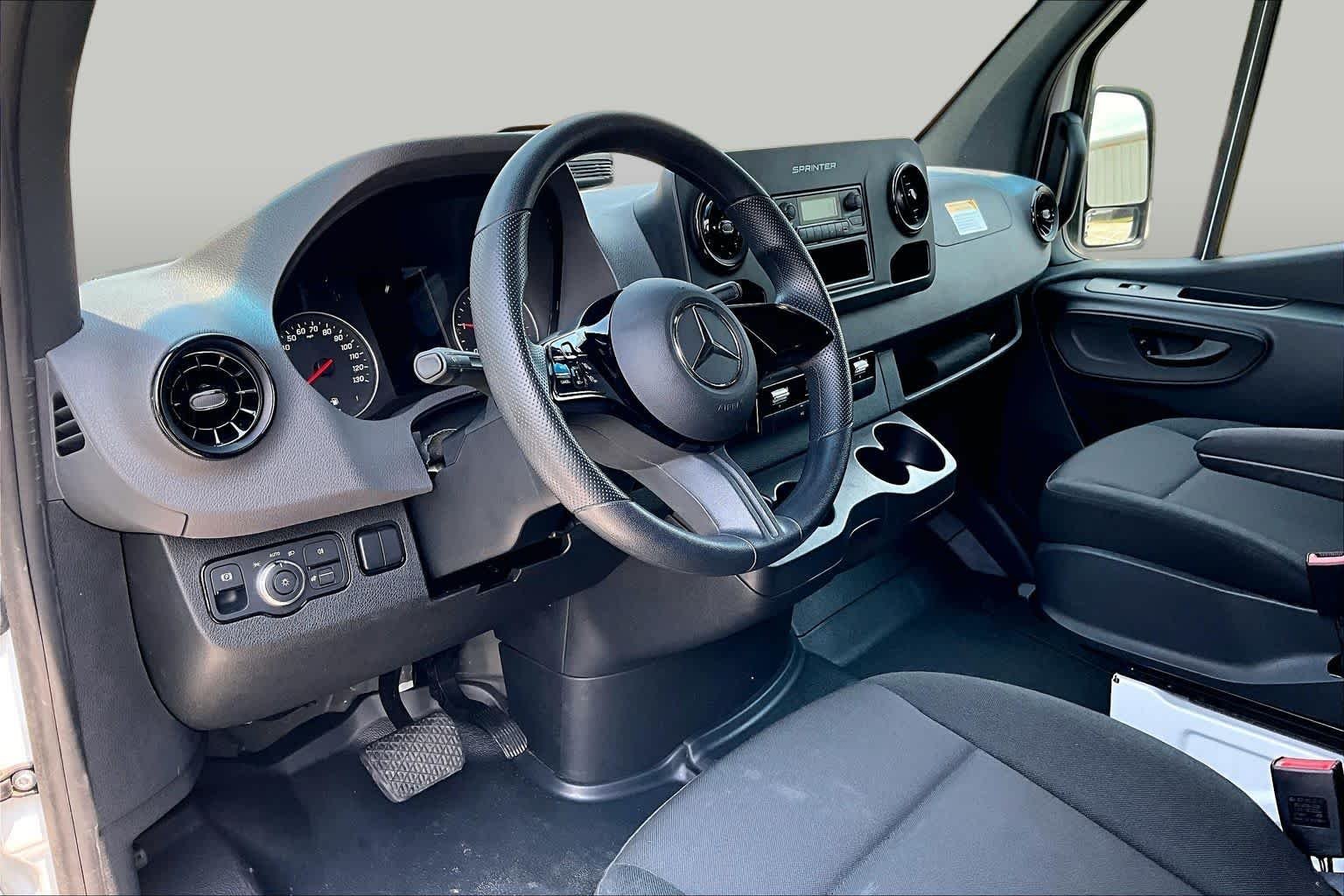 Used 2025 Arctic White Mercedes-Benz  image 18
