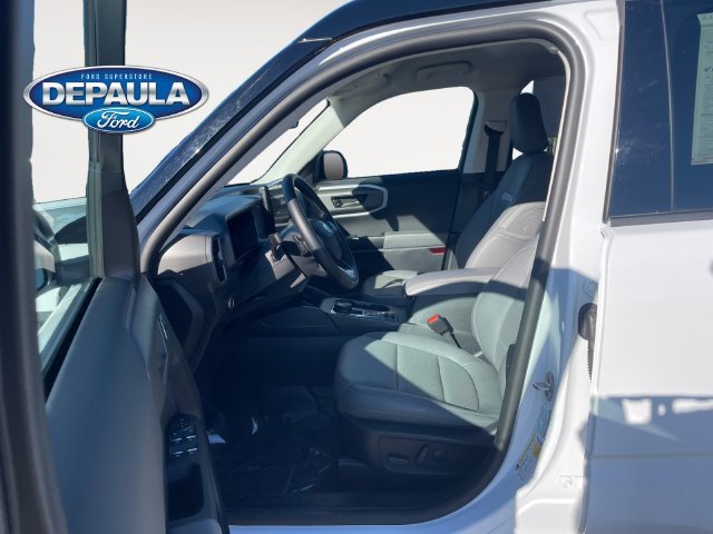 Used 2025 White Ford Badlands image 11