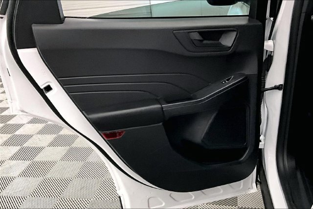 Used 2025 Oxford White Ford Active image 21